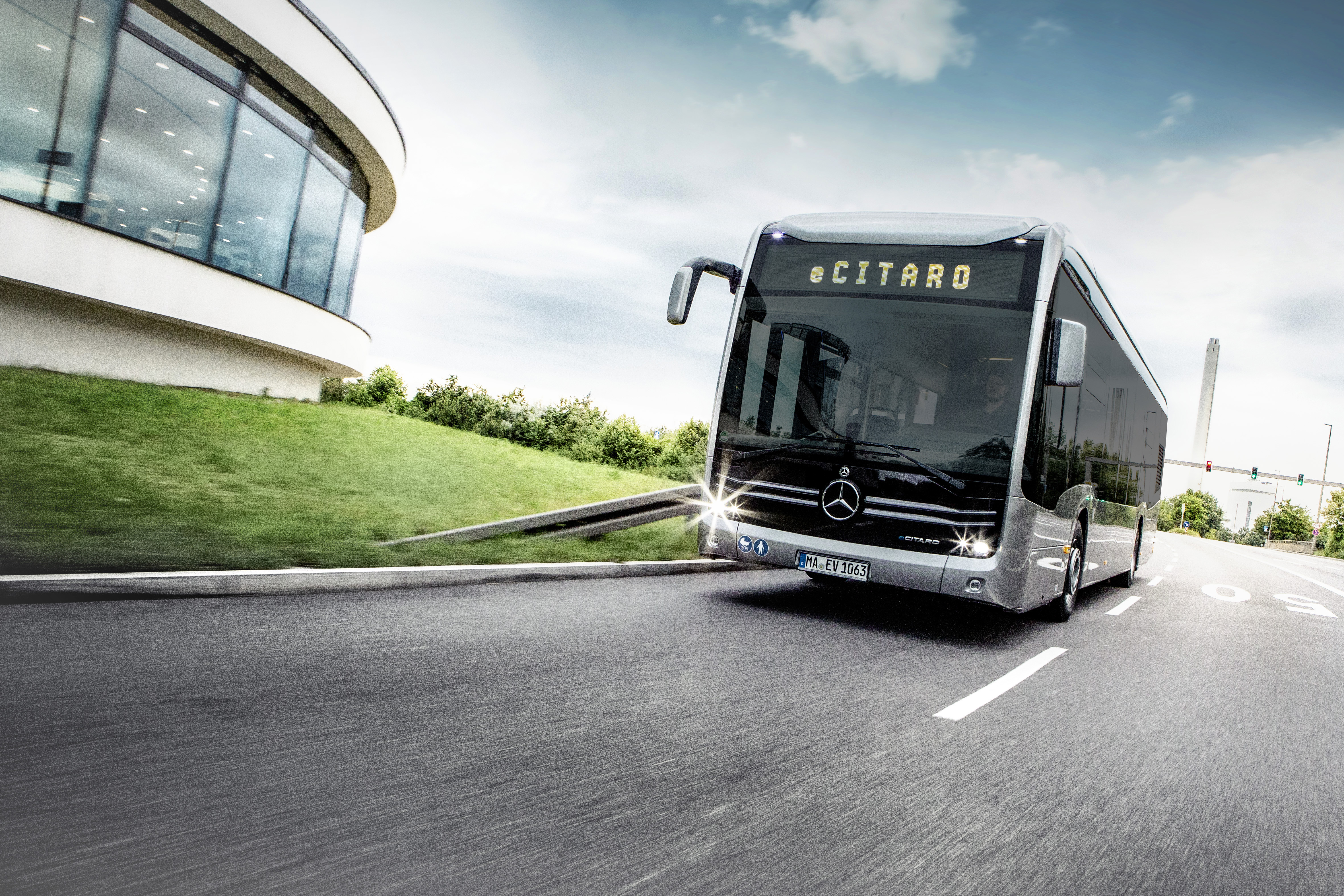 mercedes electric bus ecitaro