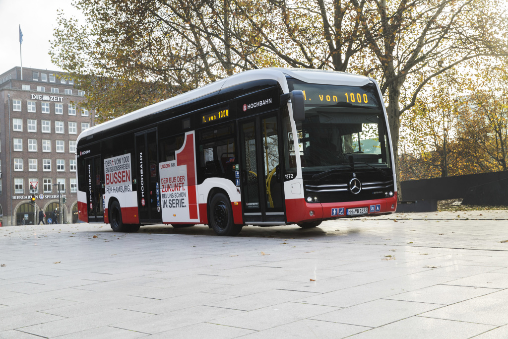 electric bus mercedes ecitaro hamburger hochbahn