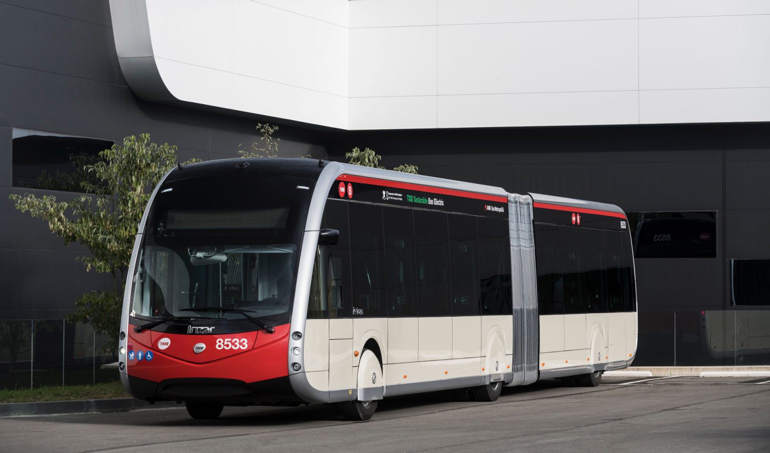 The Irizar ie tram finally goes in operation. In Barcelona ...