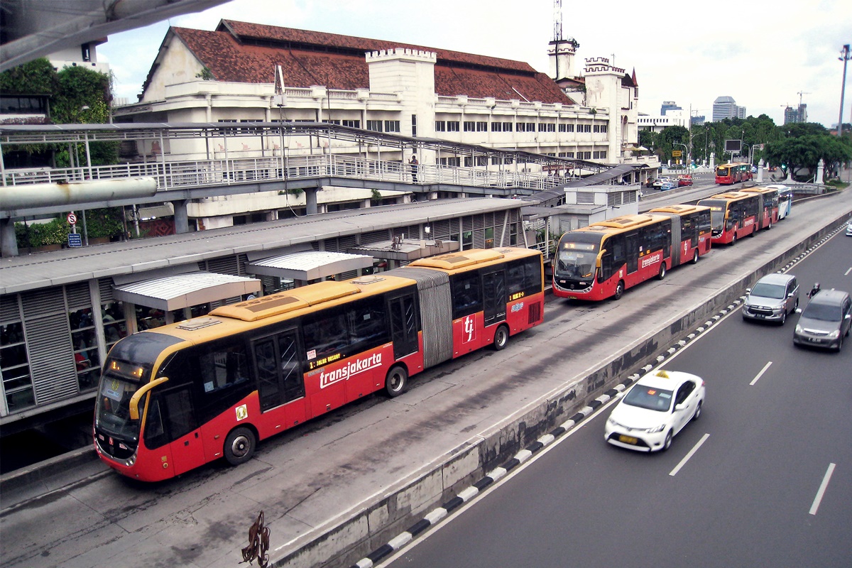 bus tour of jakarta