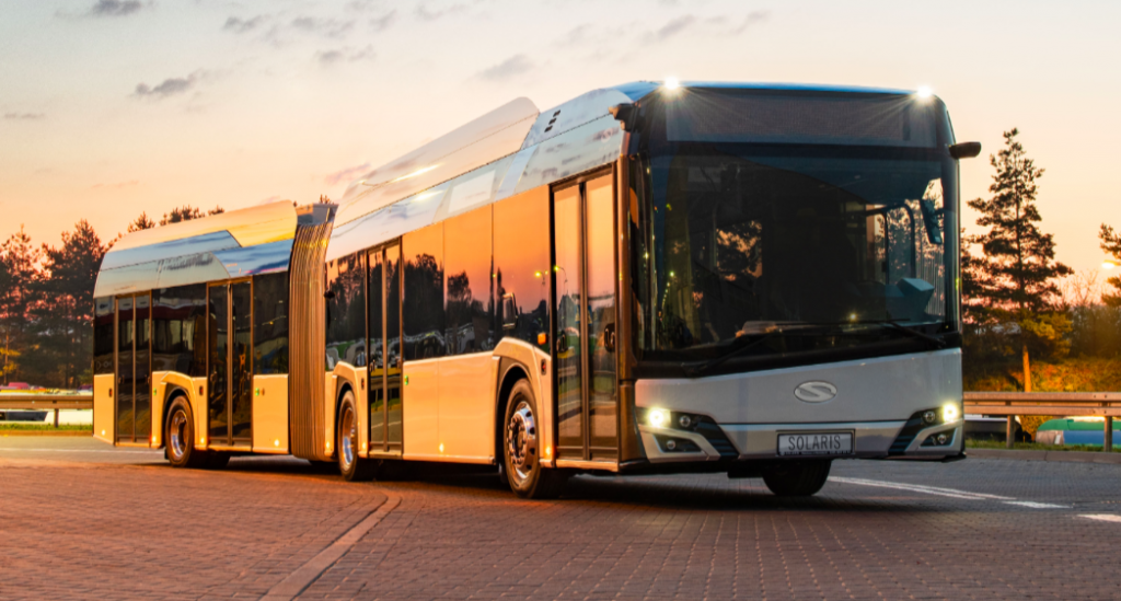 https://www.sustainable-bus.com/news/solaris-ready-to-unveil-a-solaris-urbino-18-electric-with-550-kwh-battery/