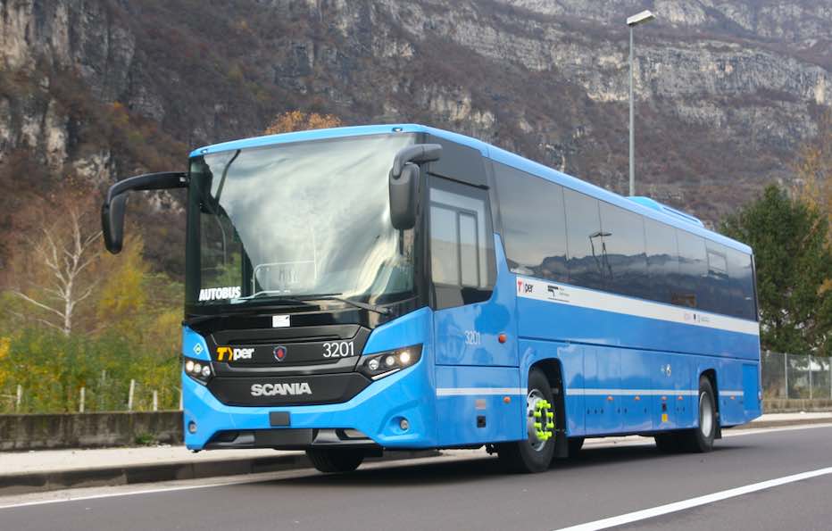 Scania bus runs on LNG for the first time. A European premiere in Bologna