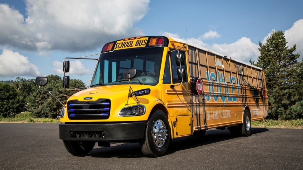 thomas built electric school bus