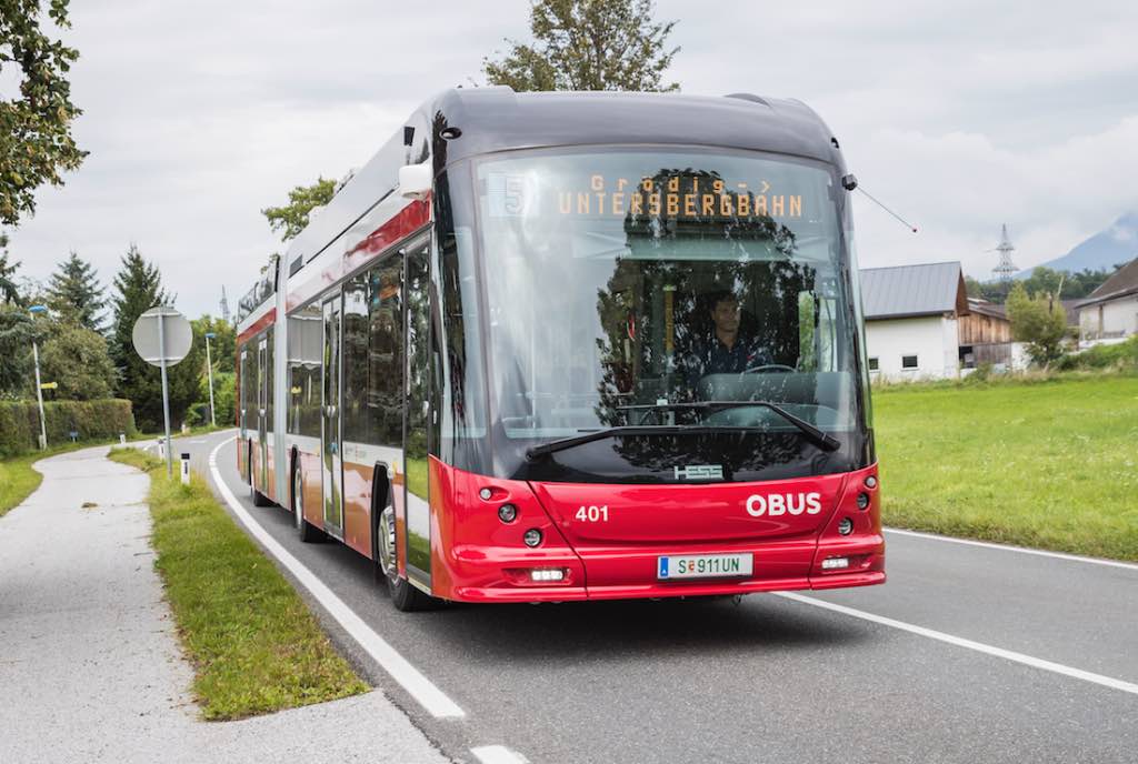 trolleybus