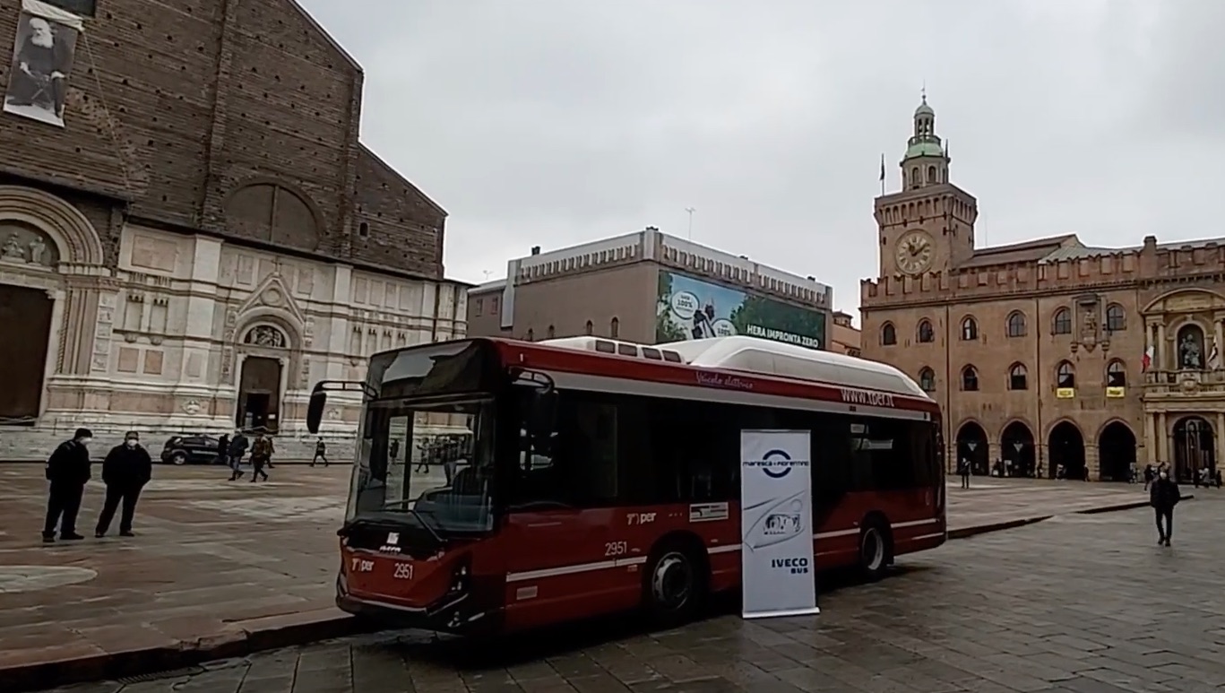 iveco electric midibus bologna