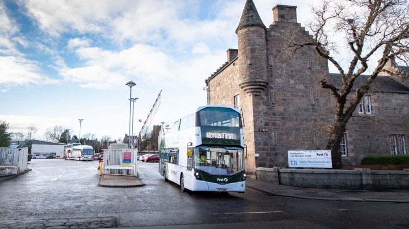 fuel cell double decker buses