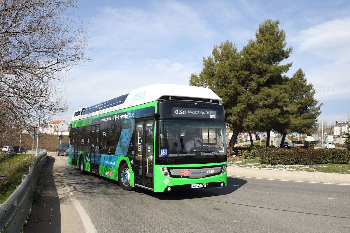 Caetano fuel cell bus on a test in Oviedo - Sustainable Bus
