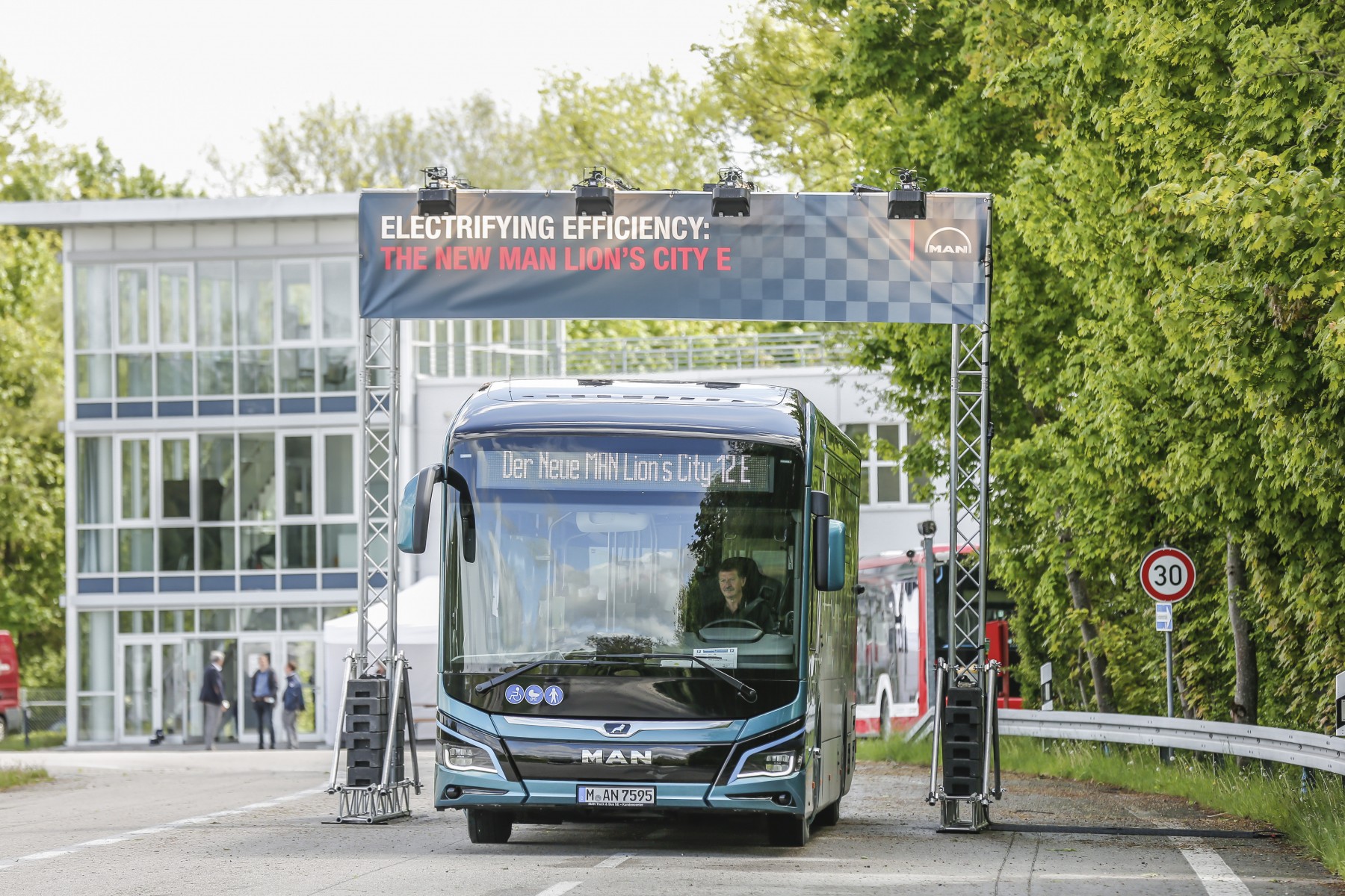 Efficient over mountain and valley: all-electric MAN Lion's City 10 E  masters field test in the Dolomites