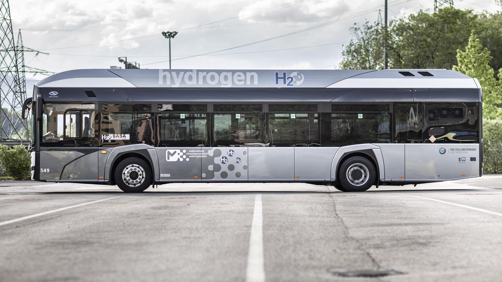 solaris urbino hydrogen fuel cell bus