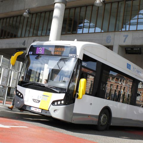 beoefenaar Zeldzaamheid ZuidAmerika De Lijn (Belgium) ready to order 44 plug-in hybrid buses (and to convert  280 hybrid buses into e-hybrids)