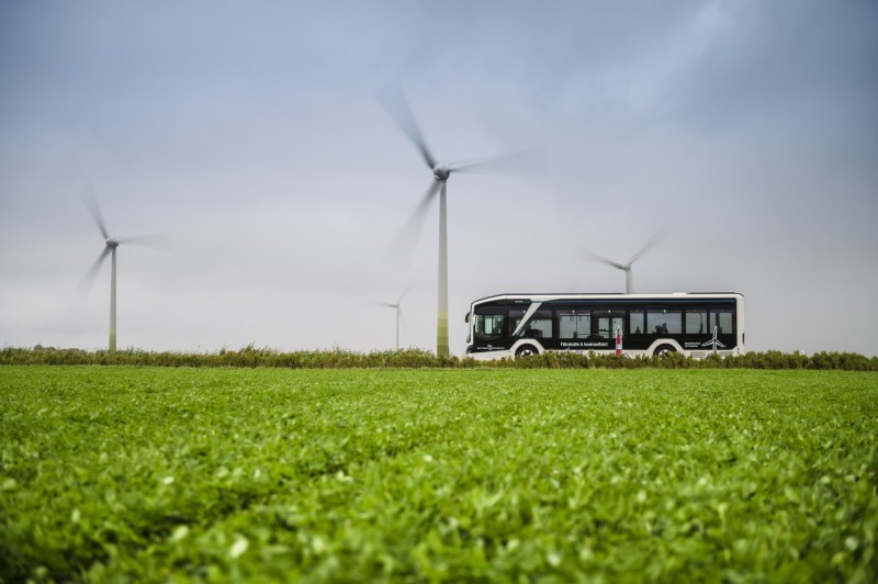 man truck bus emobility