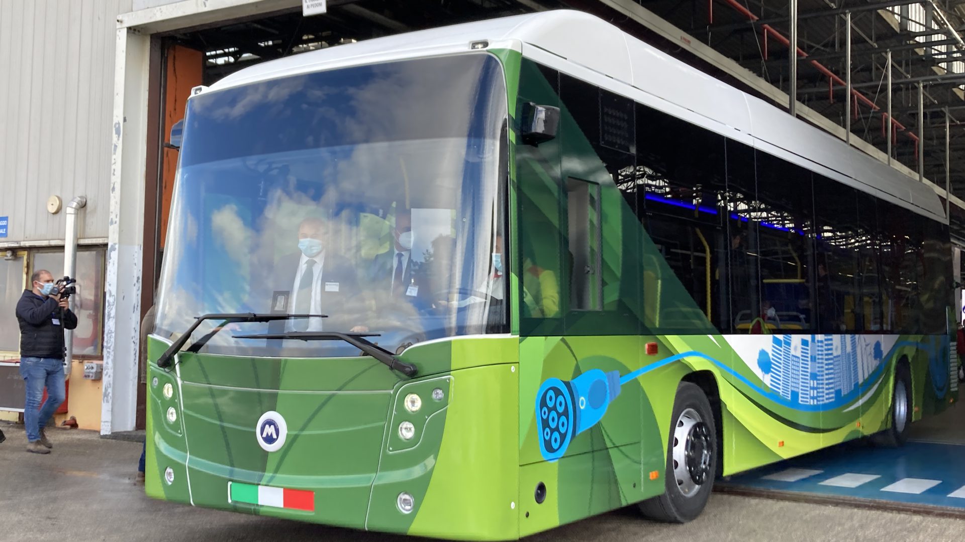 industria italiana autobus electric bus