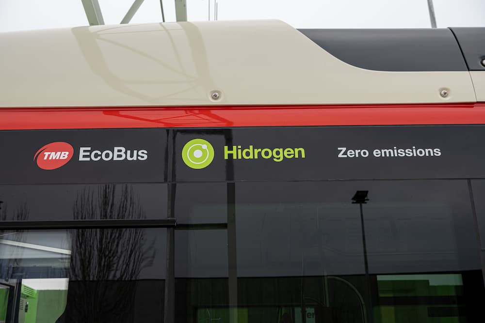 Caetano fuel cell bus on a test in Oviedo - Sustainable Bus