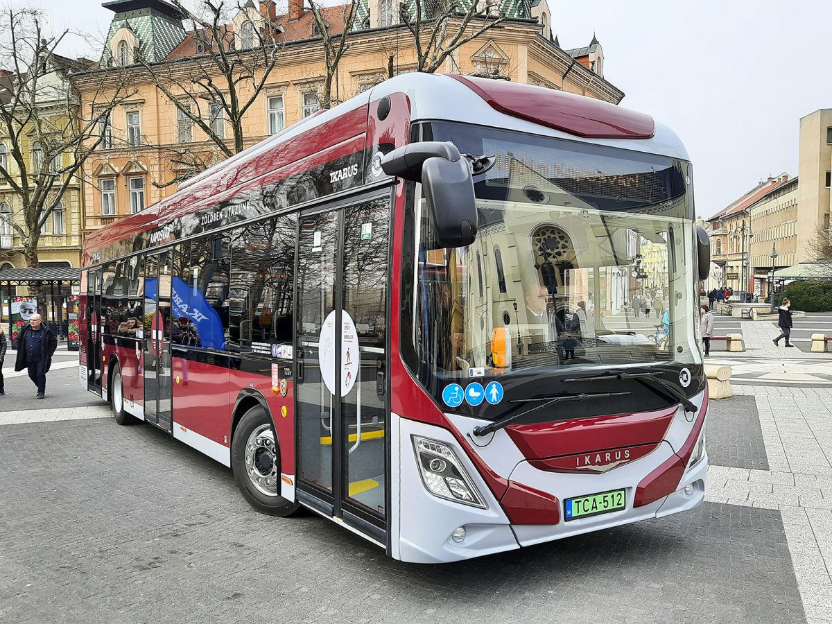 Ikarus delivers two 120e buses in Hungary - Elektrikli Araçlar Dergisi