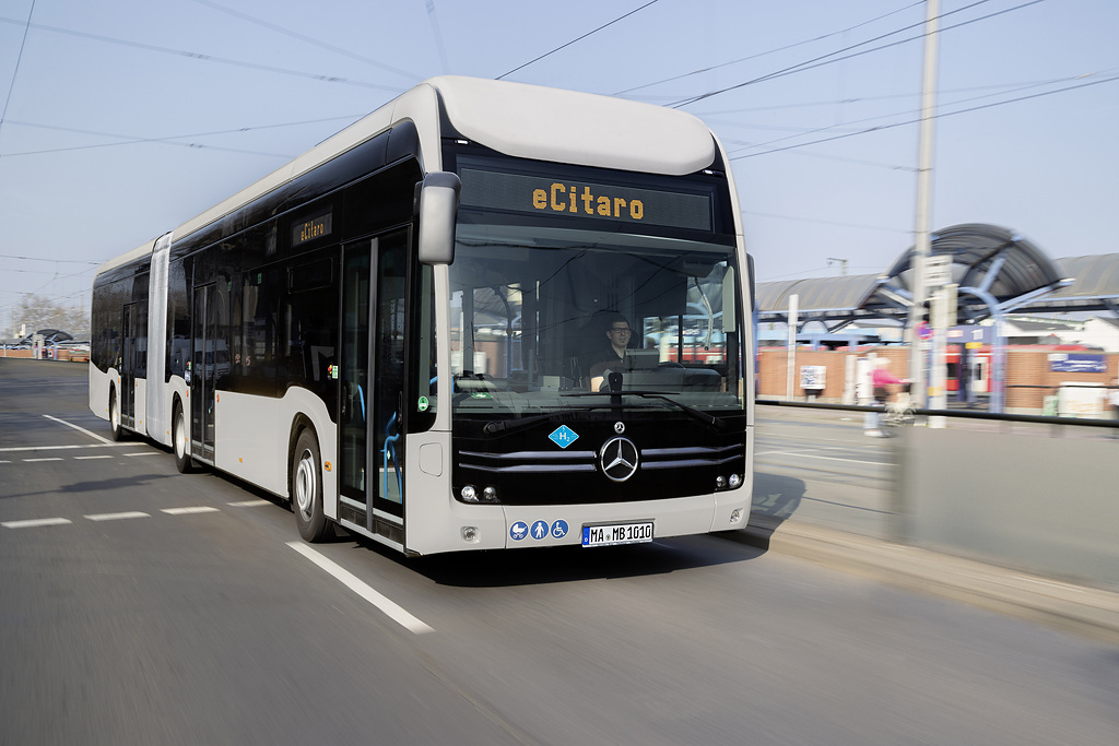 Mercedes hydrogen shop fuel cell