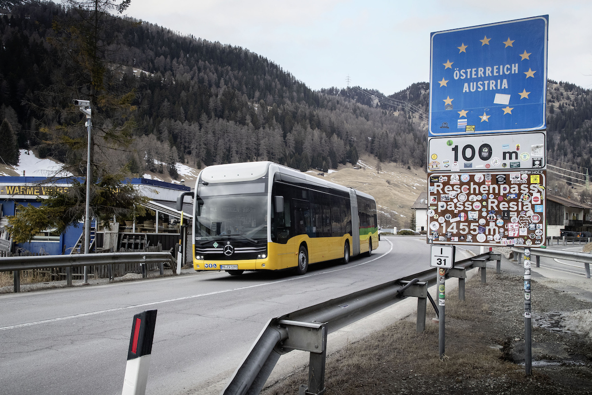 mercedes ecitaro fuel cell test