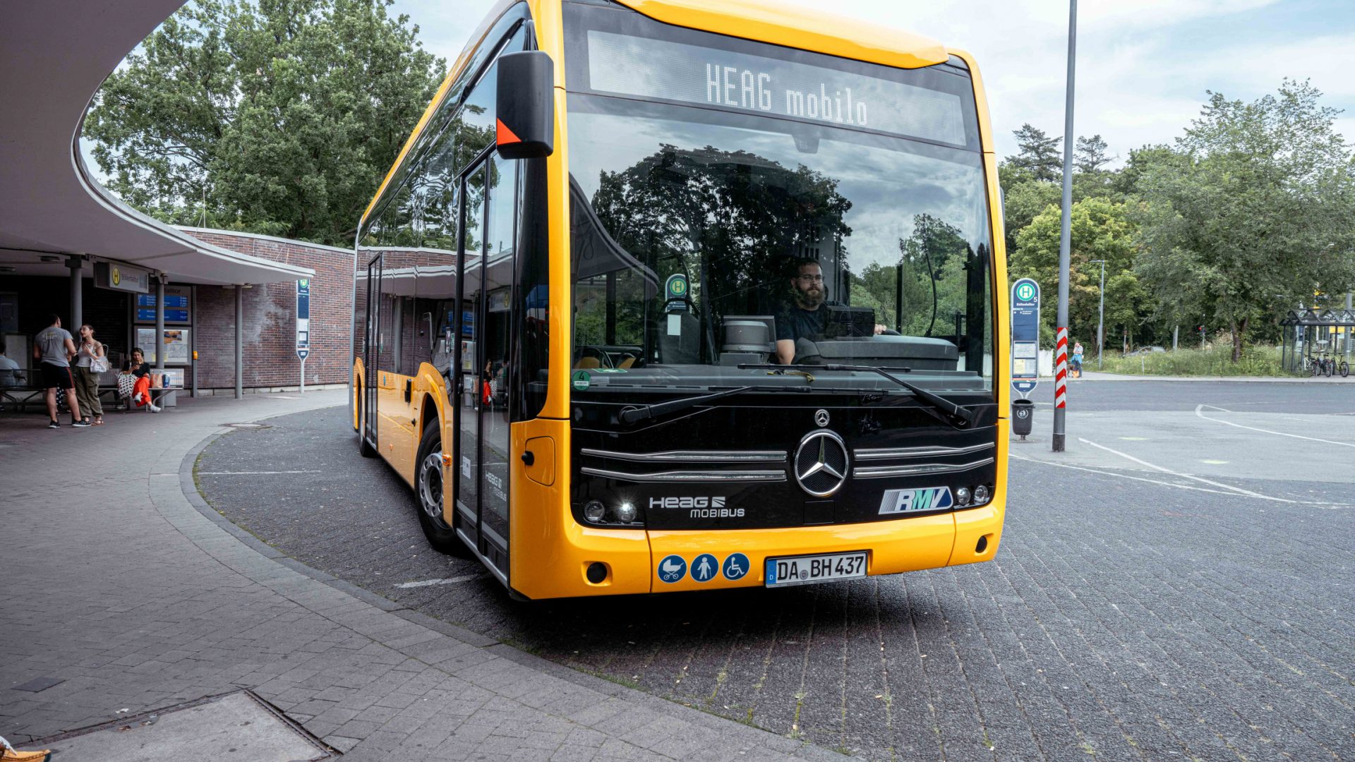 electric bus