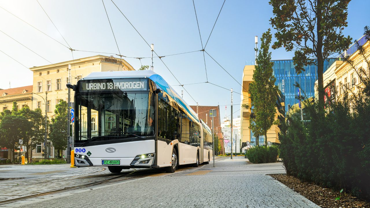 5 fuel cell buses and 10 BEV: Solaris wins two tenders in Poland ...