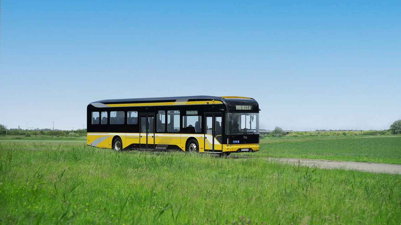 BYD launches the B13.b Low Entry intercity bus at UITP Summit ...