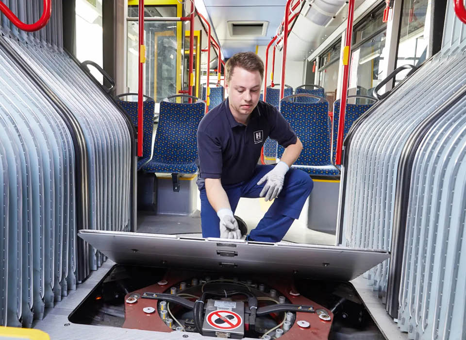 Uwe Bittroff hubner bus