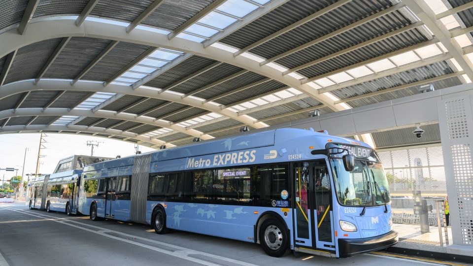 Miami-Dade launches Metro Express, the nation’s longest all-electric ...