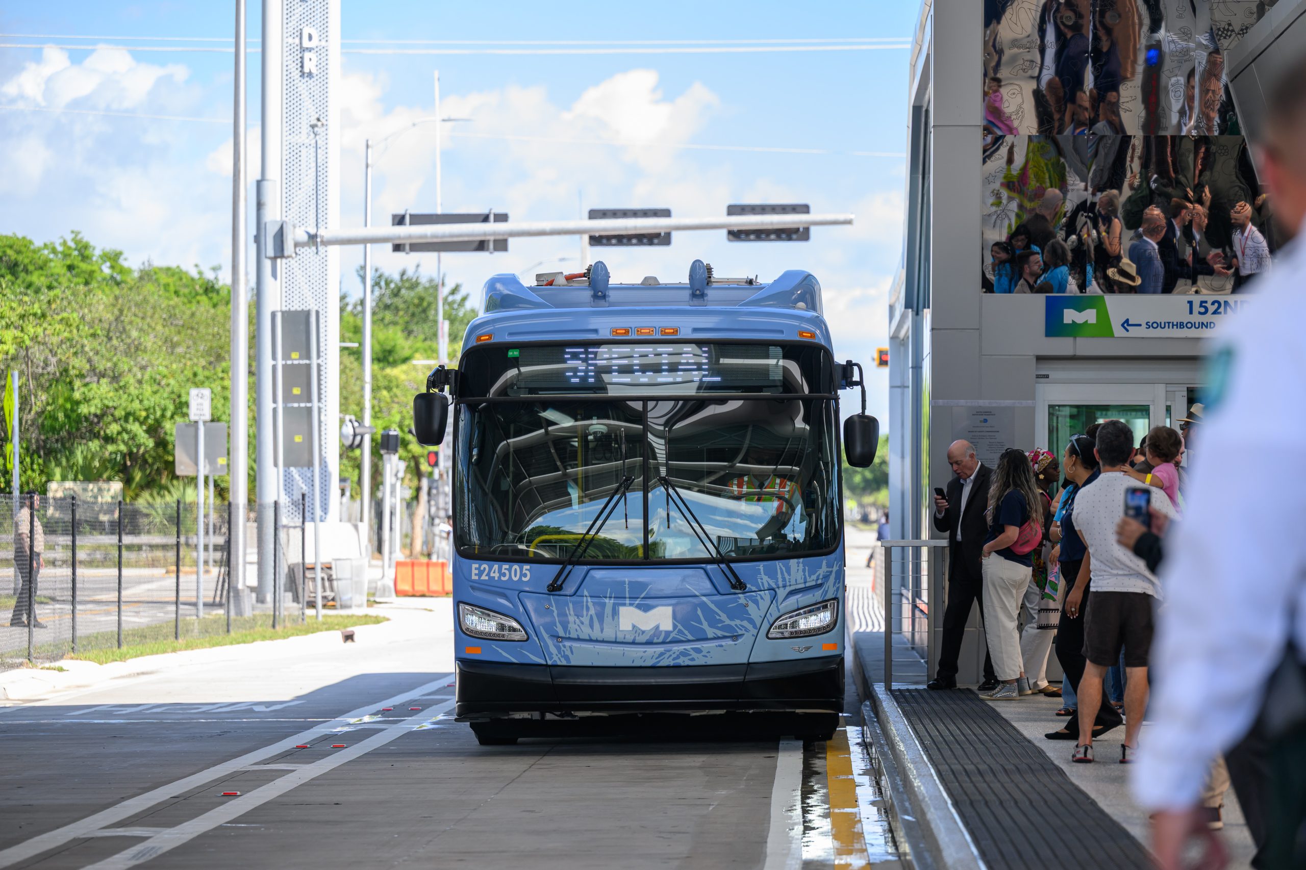 Miami-Dade launches Metro Express, the nation's longest all-electric BRT - Sustainable Bus