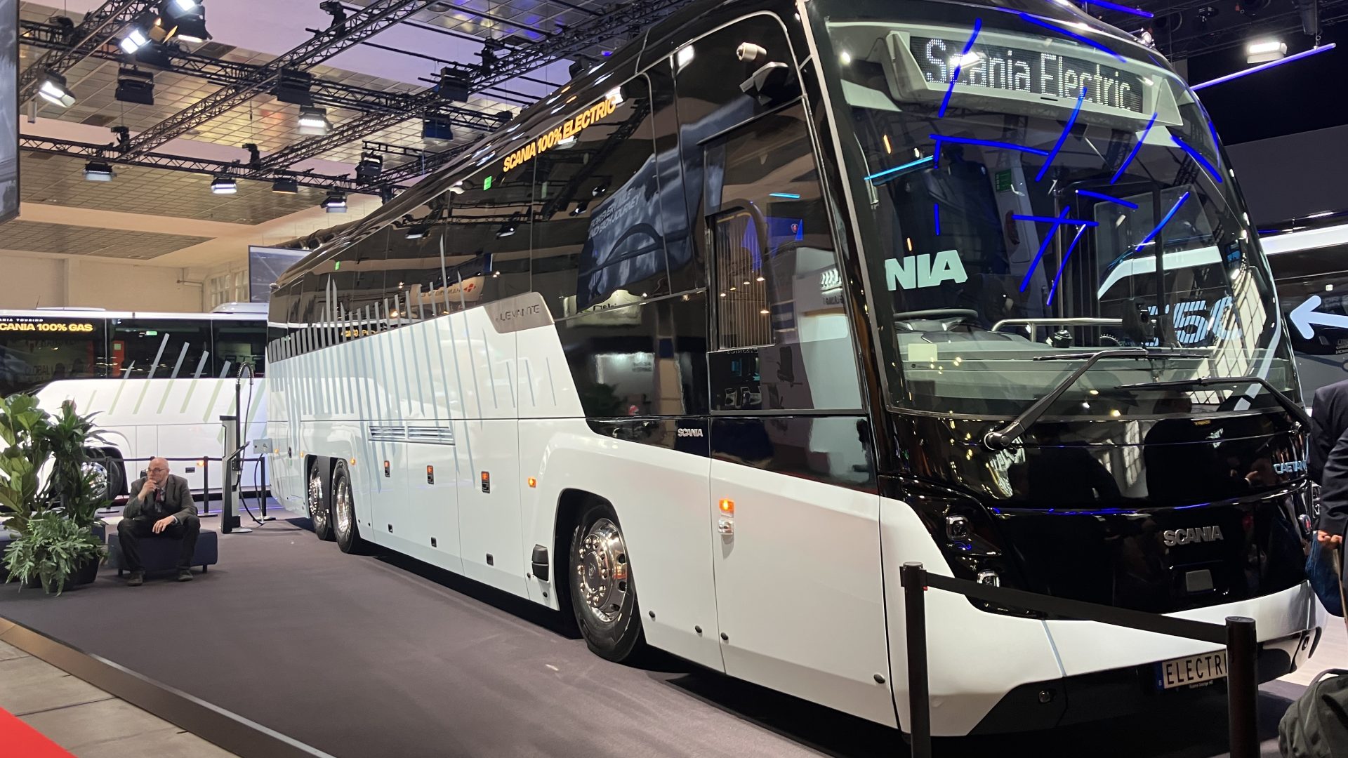scania caetano electric coach