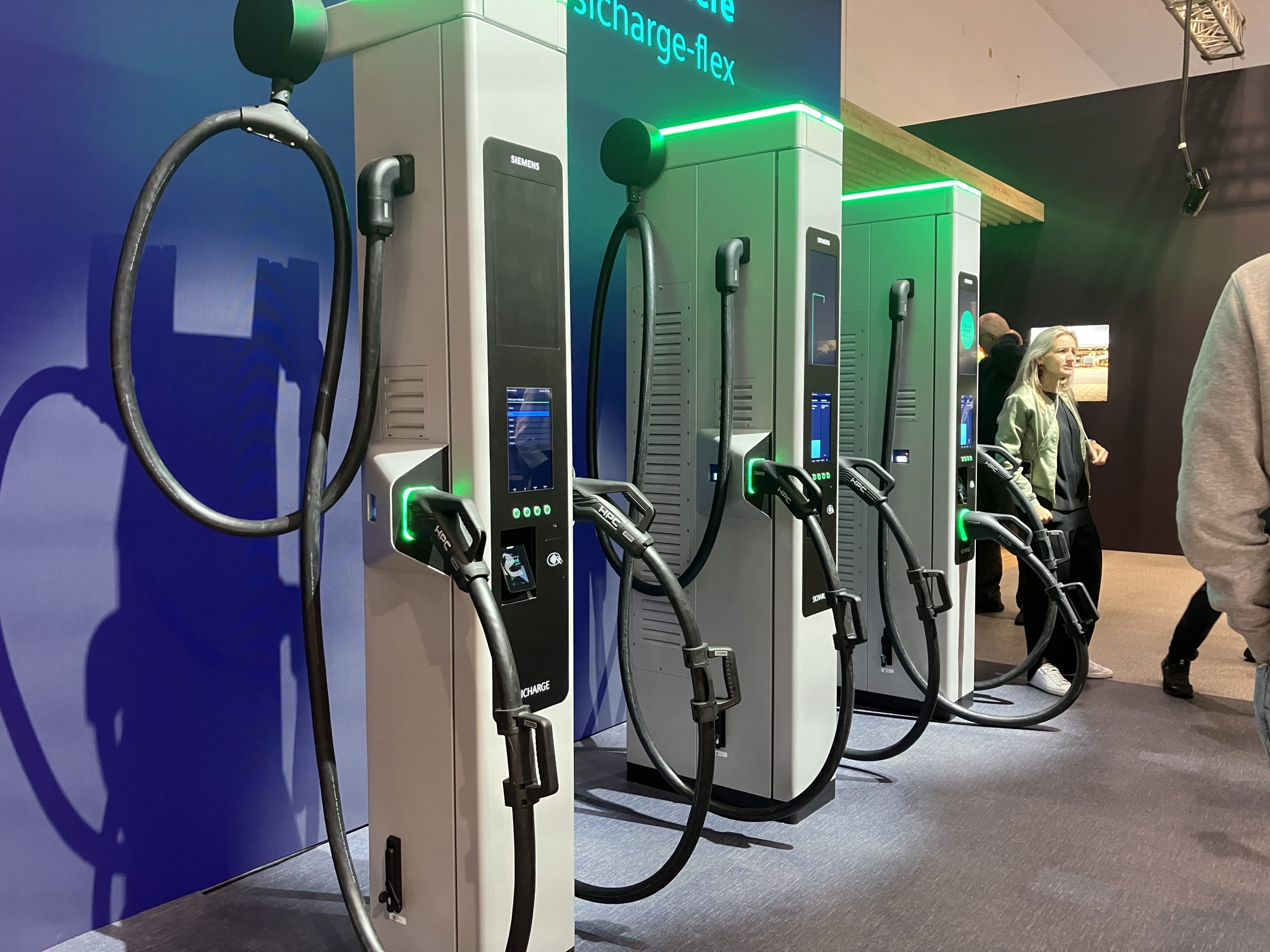 Siemens launches Sicharge Flex chargers at Busworld - Sustainable Bus