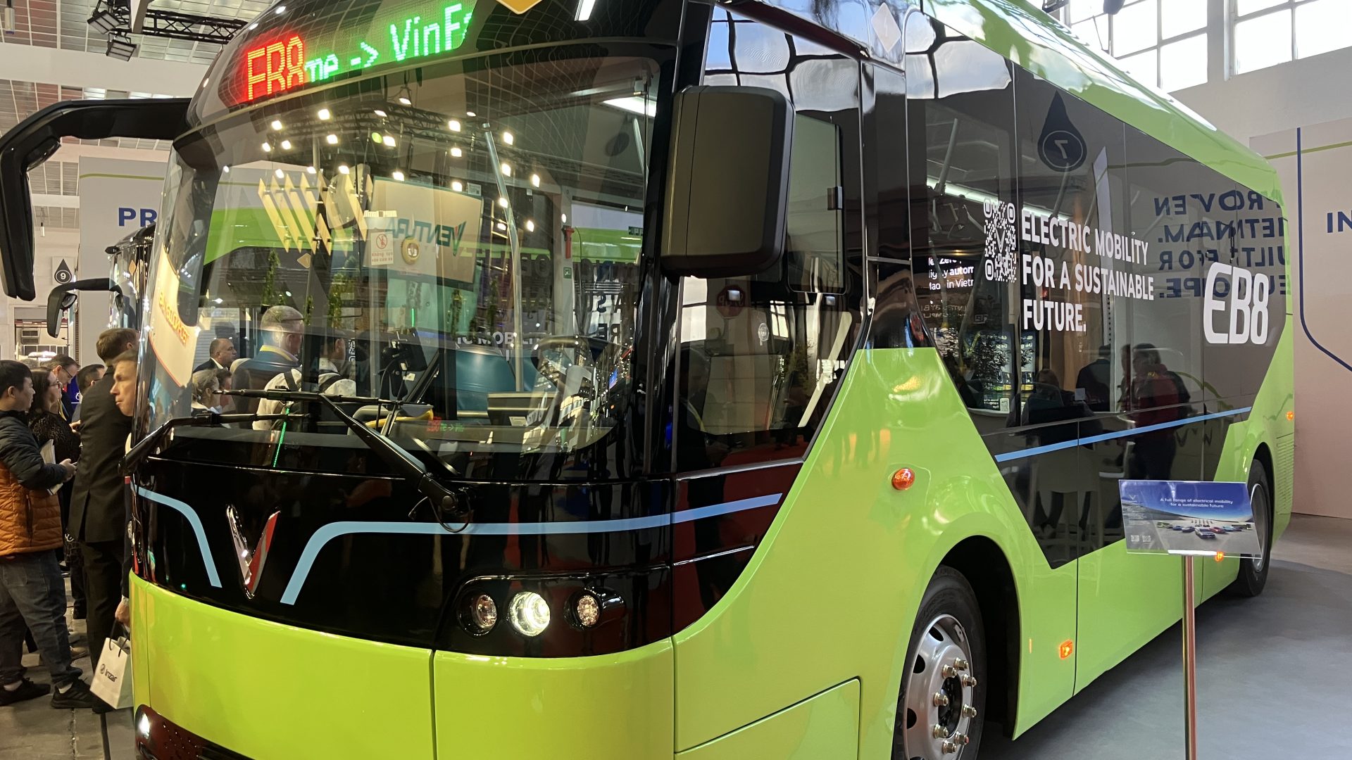 vinfast busworld