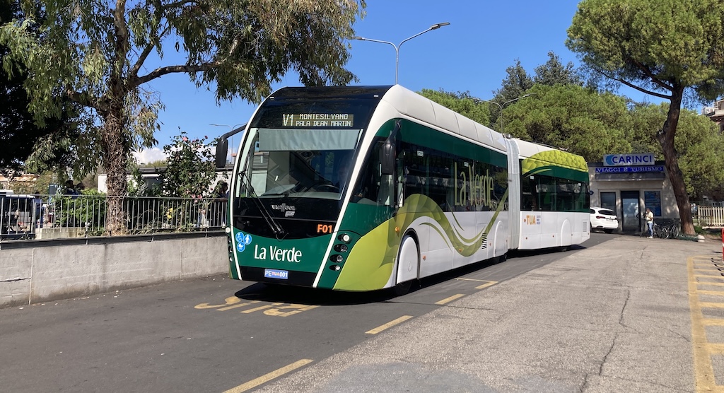 Pescara's "La Verde" trolleybus line serves nearly 6,500 passengers in a week and is recognized as a European best practice - Sustainable Bus