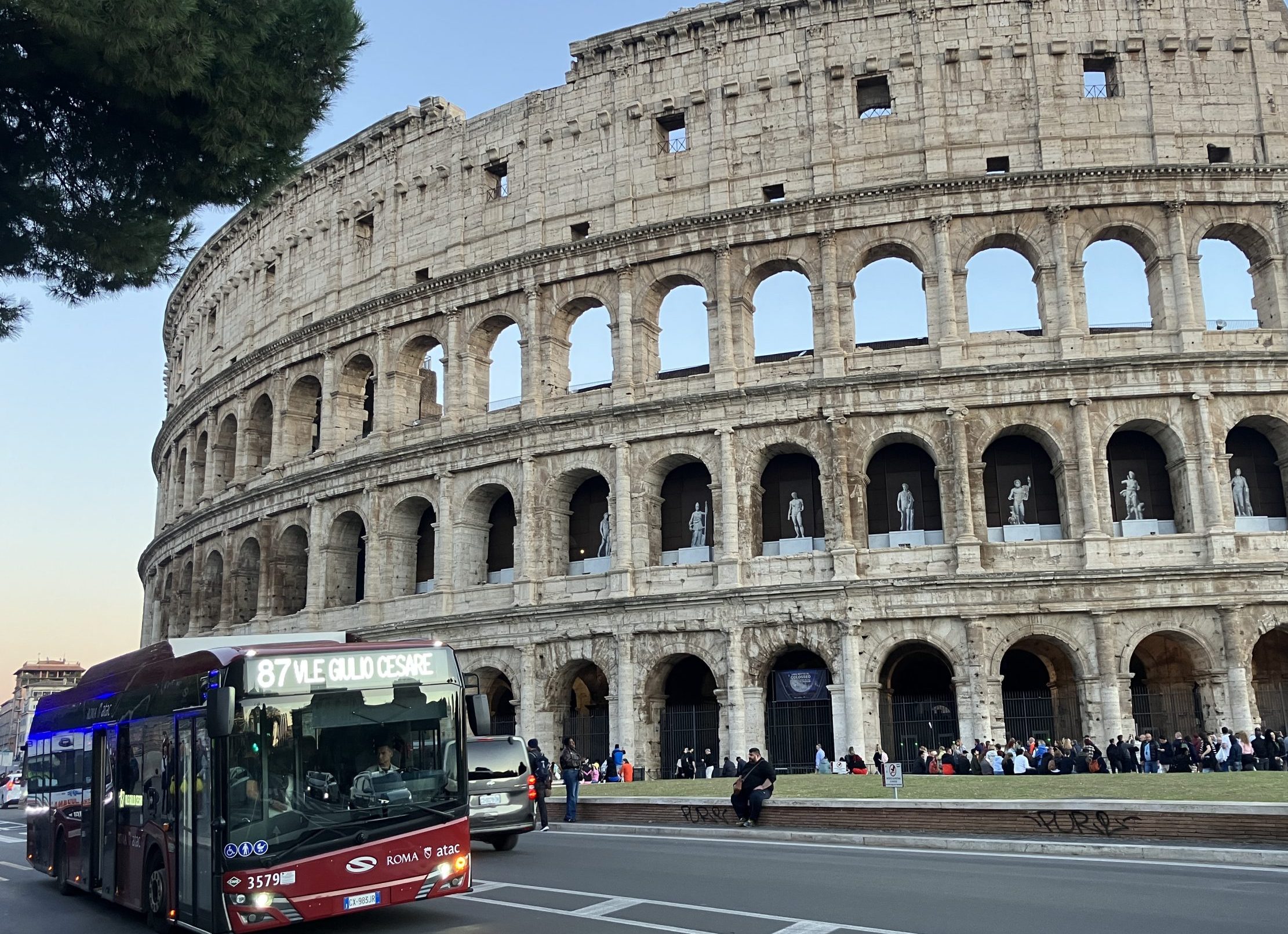 Italy surpasses 1,000 battery-electric bus registrations in 2025, as they cover 64% of new city buses - Sustainable Bus