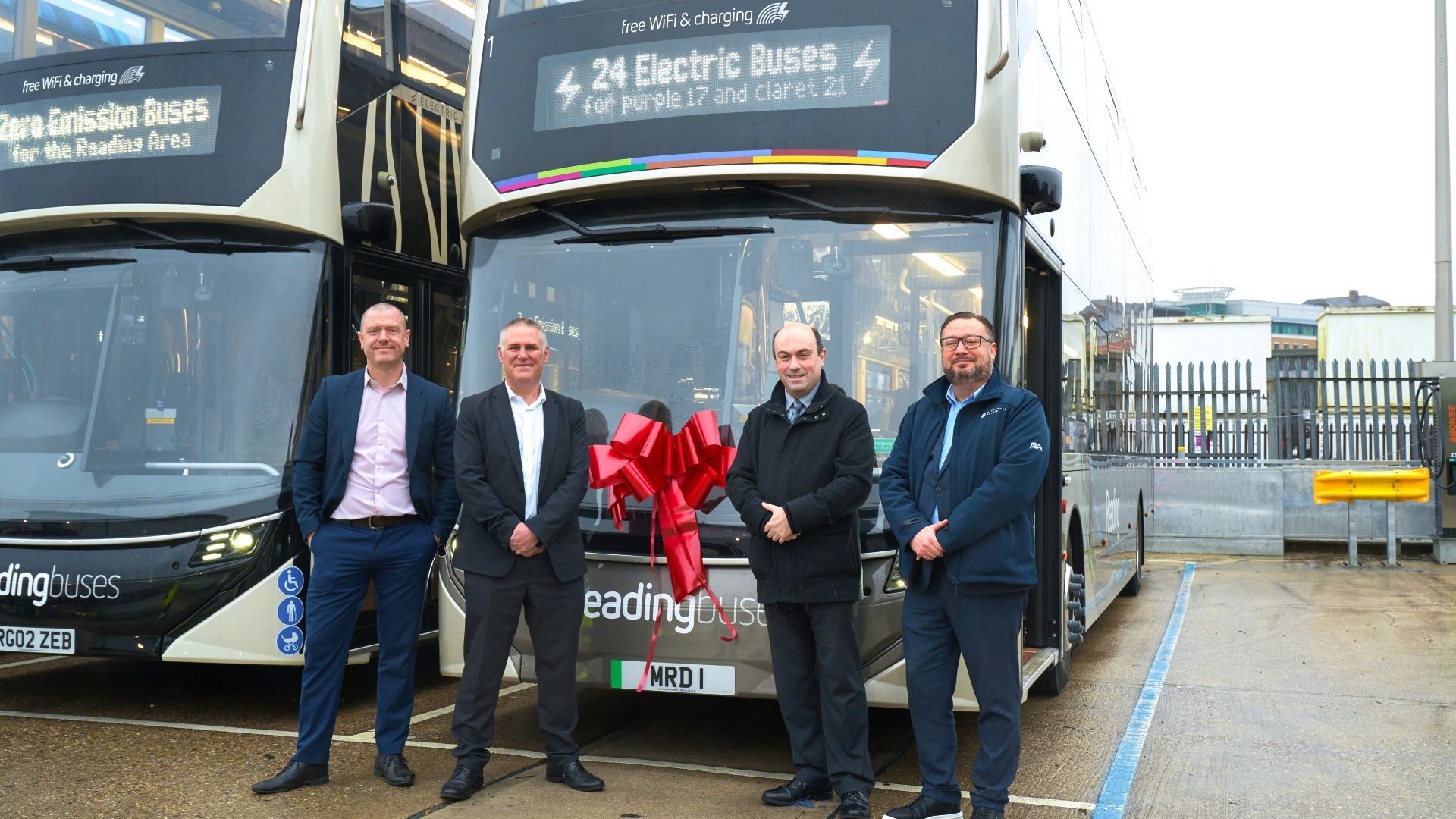 Reading Buses enviro400ev