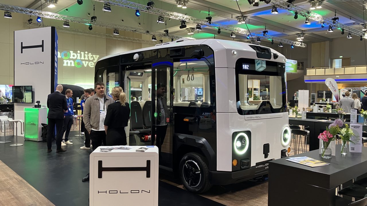 Autonomous buses in public transport, a driverless future ahead?