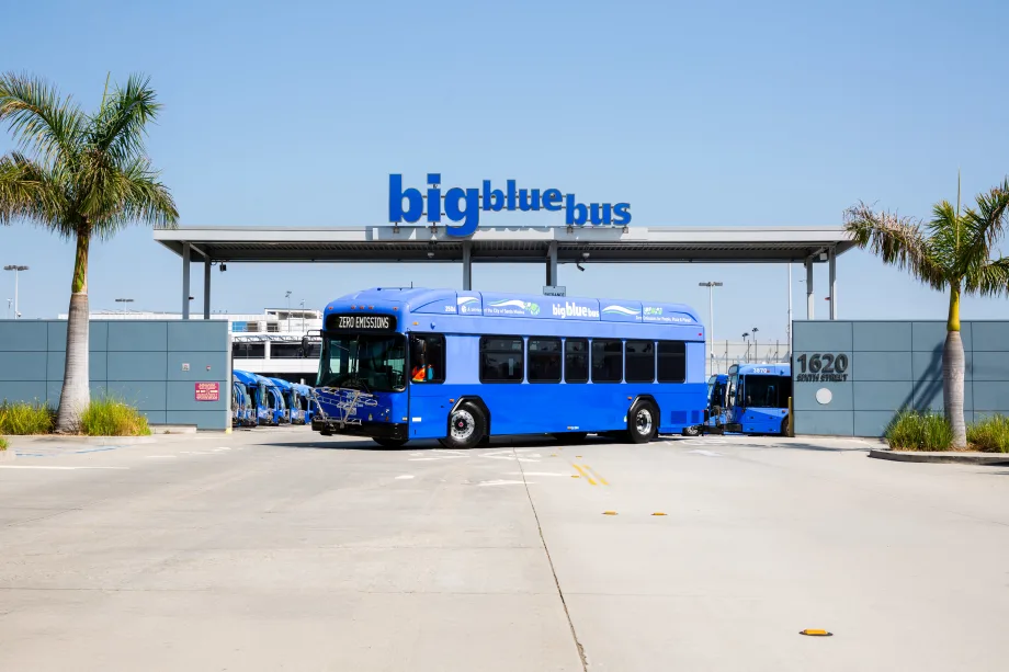 Santa Monica launches $56m zero-emission bus program targeting infrastructure for 195 e-buses - Sustainable Bus