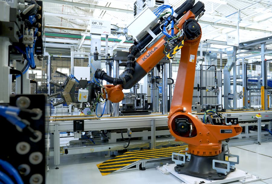 Next-generation battery packs announced in Microvast-Iveco Group partnership expansion - Sustainable Bus