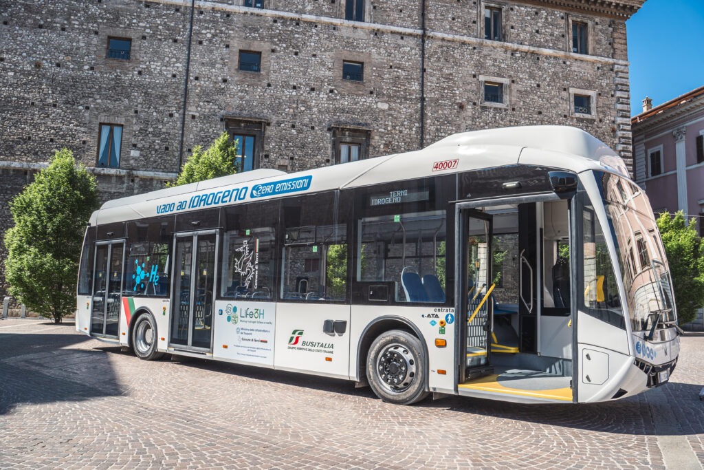 Italian carrier Busitalia deploys first Karsan hydrogen buses in Terni - Sustainable Bus