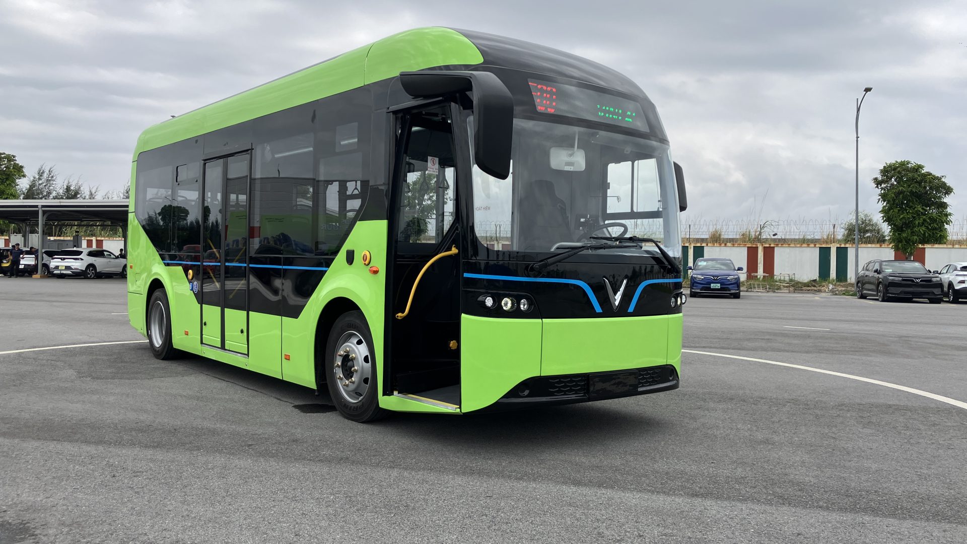 vinfast bus europe